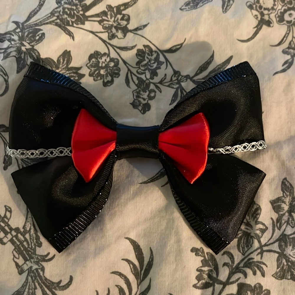 Black Widow inspired hair bow